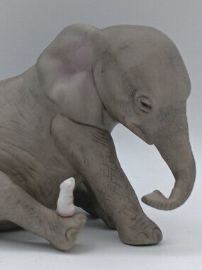 Franklin Mint Vintage Untamed Collectibles Baby Elephant Figurine Gray Resin